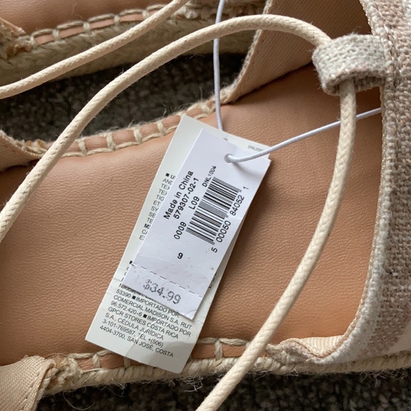 Old Navy Strappy Espadrilles Flat Sandals - Picture 8 of 8